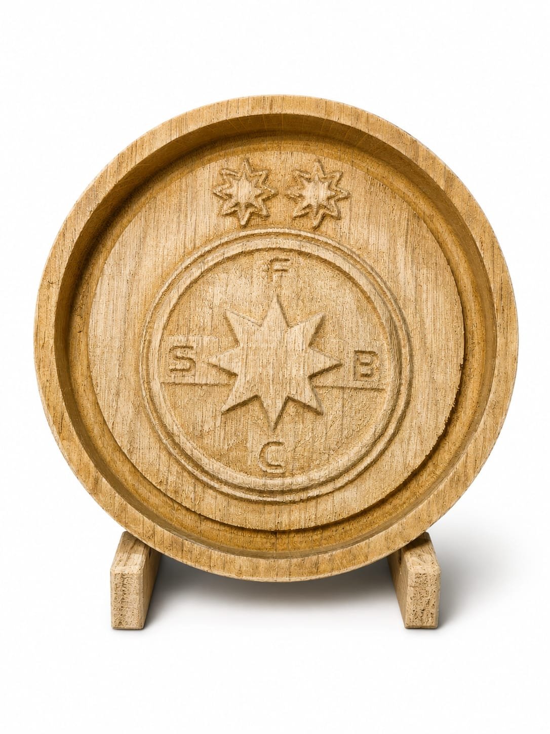 Logo FCSB sculptat în lemn