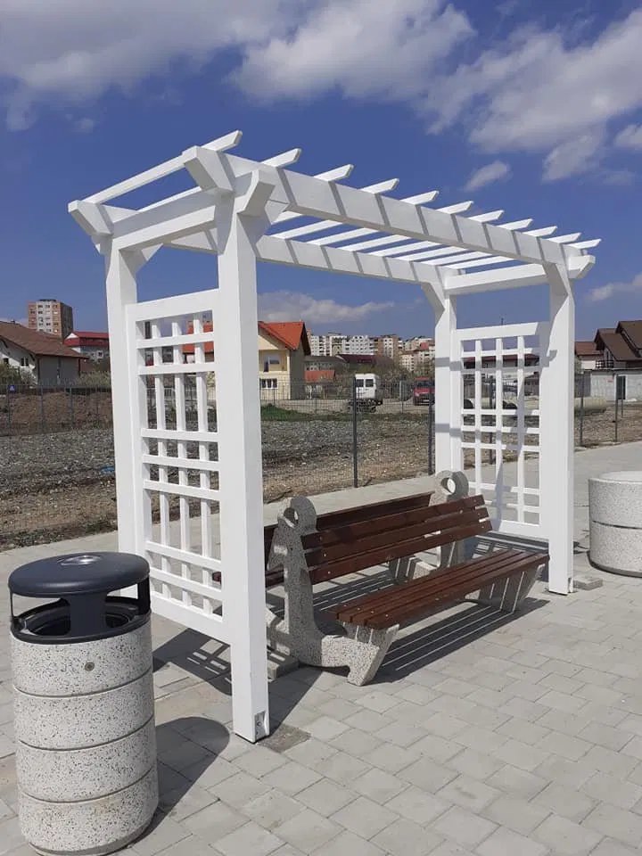 Mobilă - Pergolă exterioară cu bancă din lemn